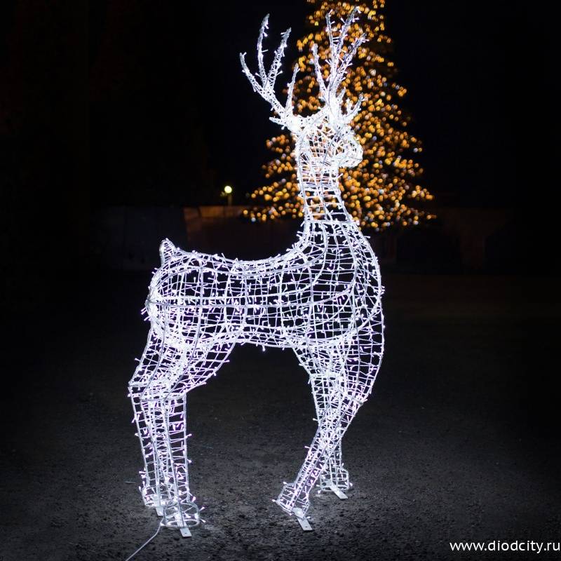 Световой олень «Резвый», высота 1,9 метра