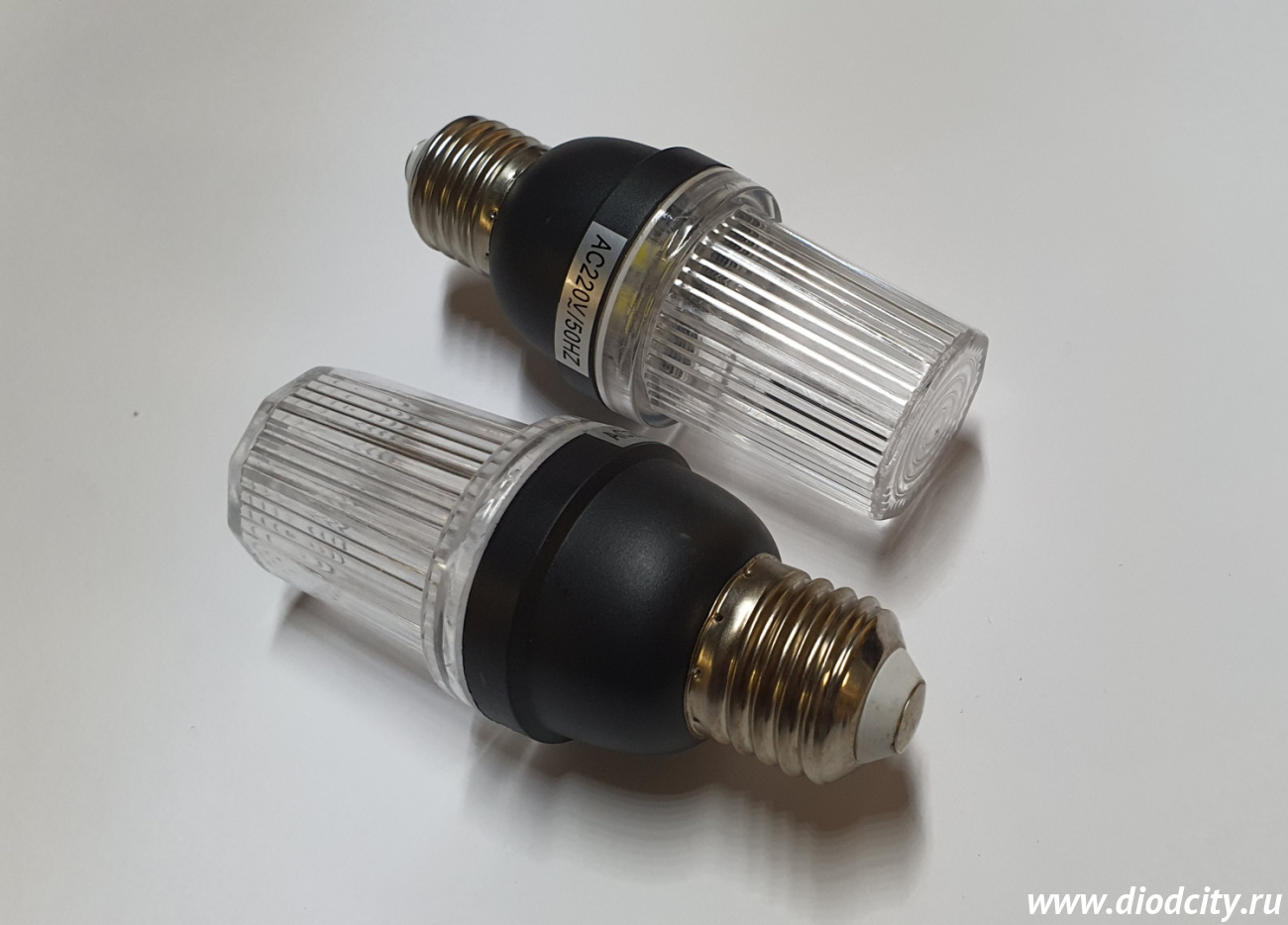 Светодиодная строб лампа  цоколь Е27, белая