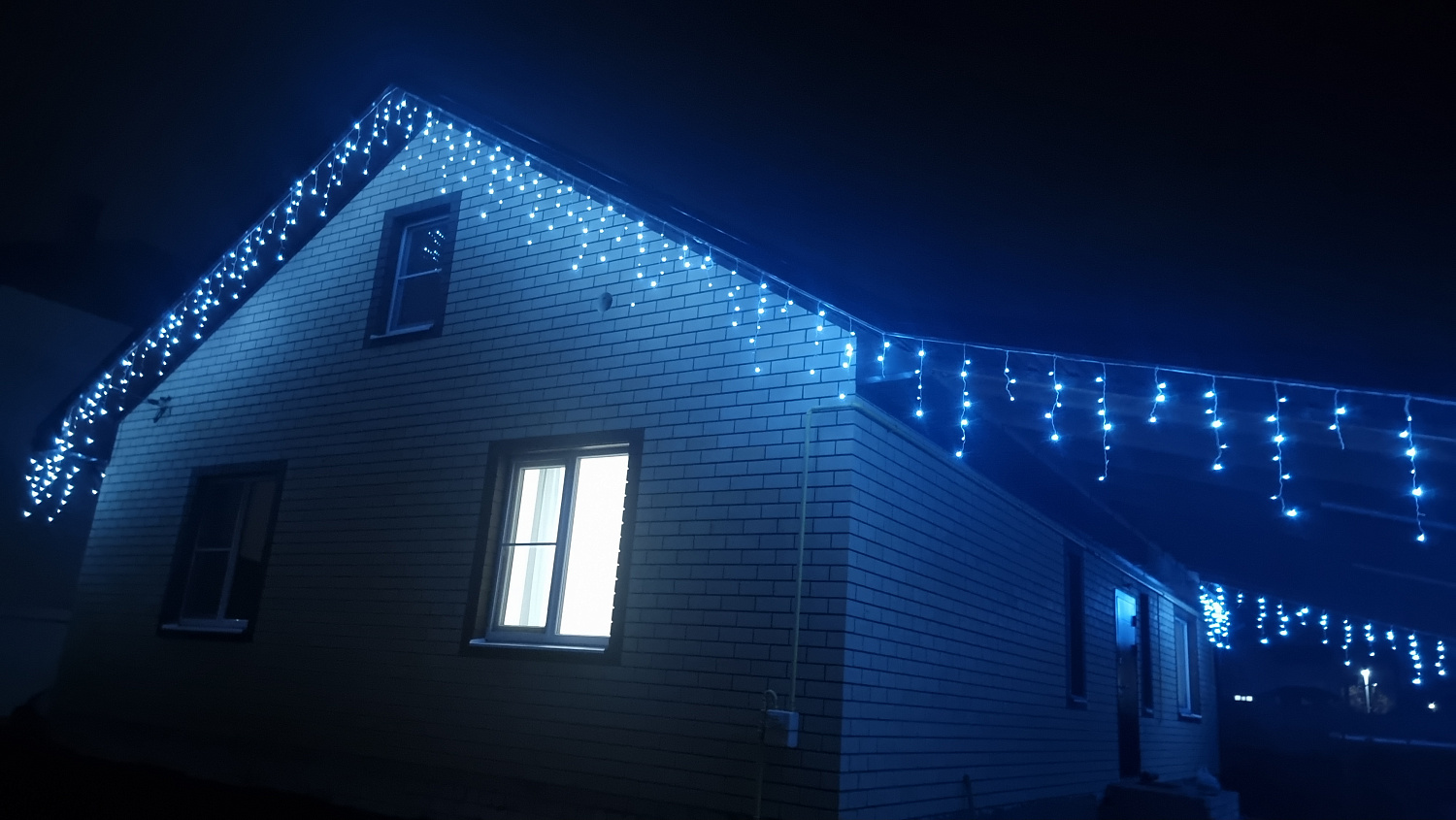 Гирлянда - бахрома  5 х 0.7м, синие диоды, мерцающая