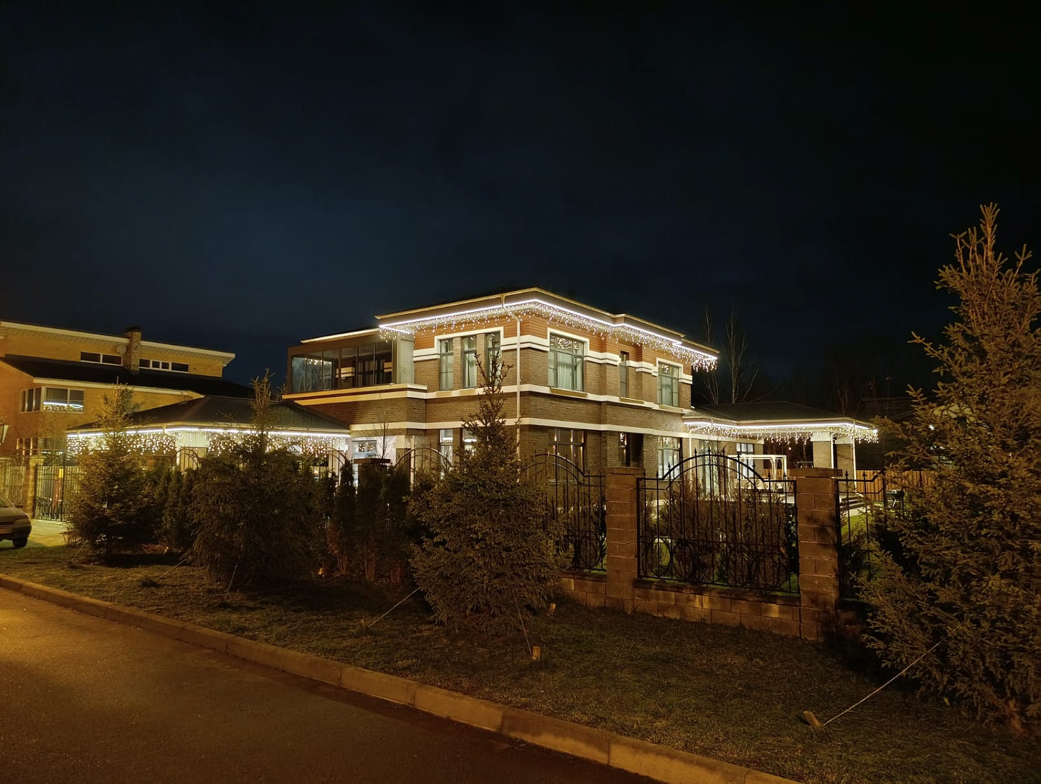 Гирлянда - бахрома  5 х 0.7м, белые диоды, мерцающая