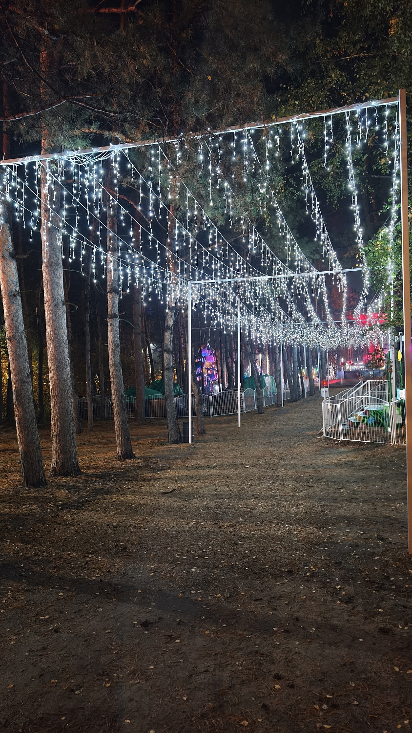 Гирлянда - бахрома  5 х 0.7м, белые диоды, мерцающая