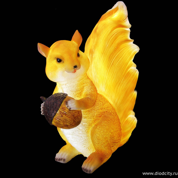 Объемная фигура из стекловолокна "Белочка с желудем" 50х47х30 см