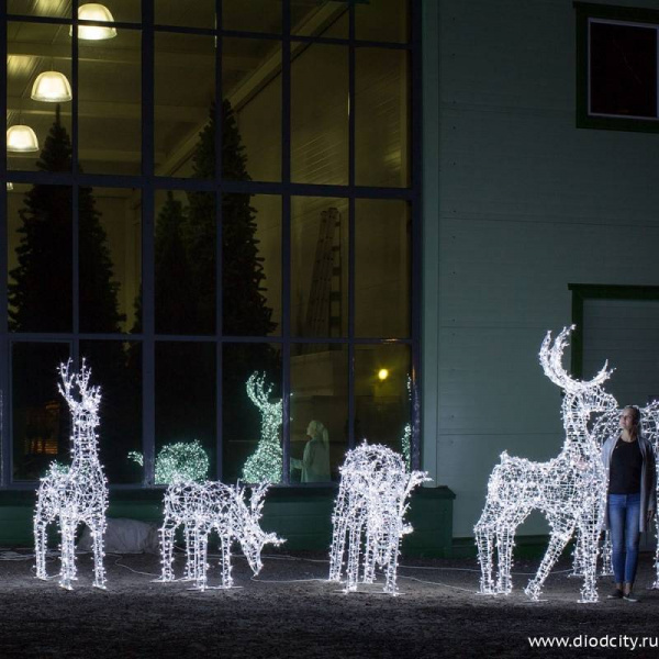 Малый «Рождественский экипаж» из 4-х световых оленей